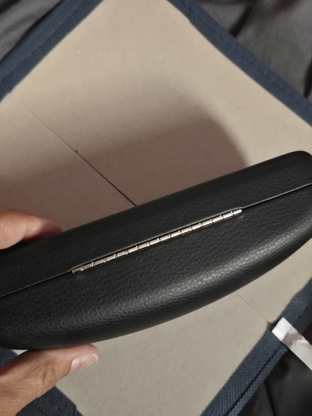 Oakley Black Sunglasses Case - Picture 2 of 4